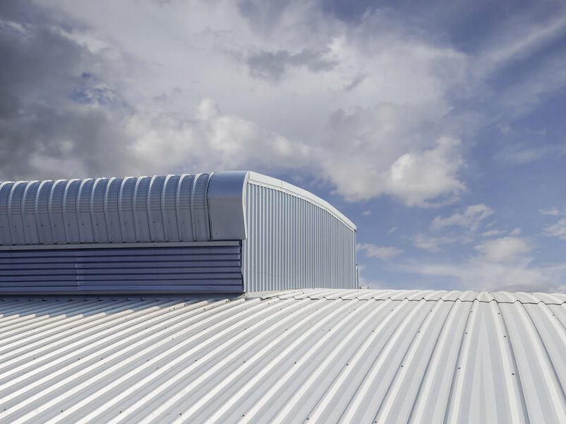 How to prepare a commercial roof for winter